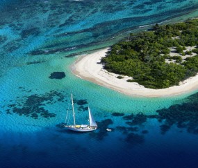 婴儿吃完奶拍不出来嗝就睡了