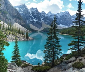 小孩发烧嘴角发白怎么回事