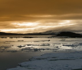 小孩反复发烧用不用打针
